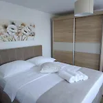 Roko Opacac Veli Iz,otok Iz شقة