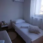 Roko Opacac Veli Iz,otok Iz Veli Iž