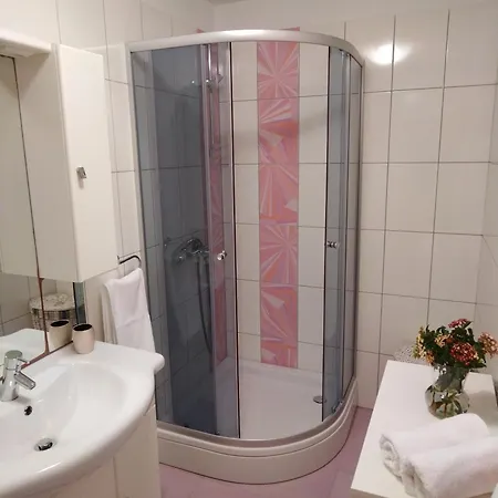 Roko Opacac Veli Iz,otok Iz *