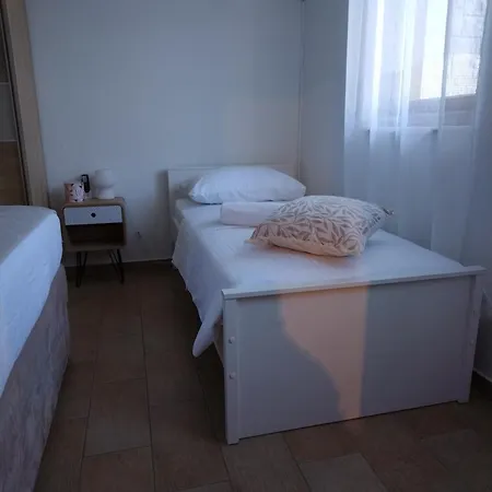 Roko Opacac Veli Iz,otok Iz Apartment Veli Iz