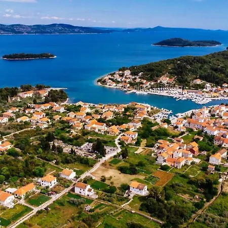 Апартаменты Roko Opacac Veli Iz,otok Iz Вели-Иж