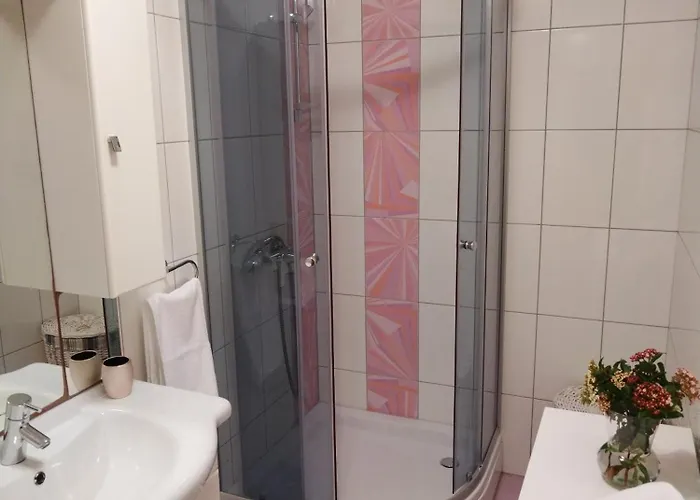 Roko Opacac Veli Iz,otok Iz *